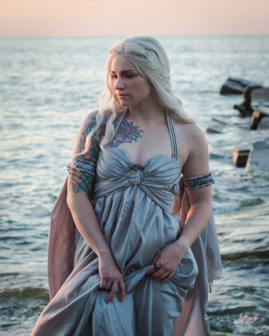 Daenerys Targaryen by Annie Graves / Photo: Evan @mortimush